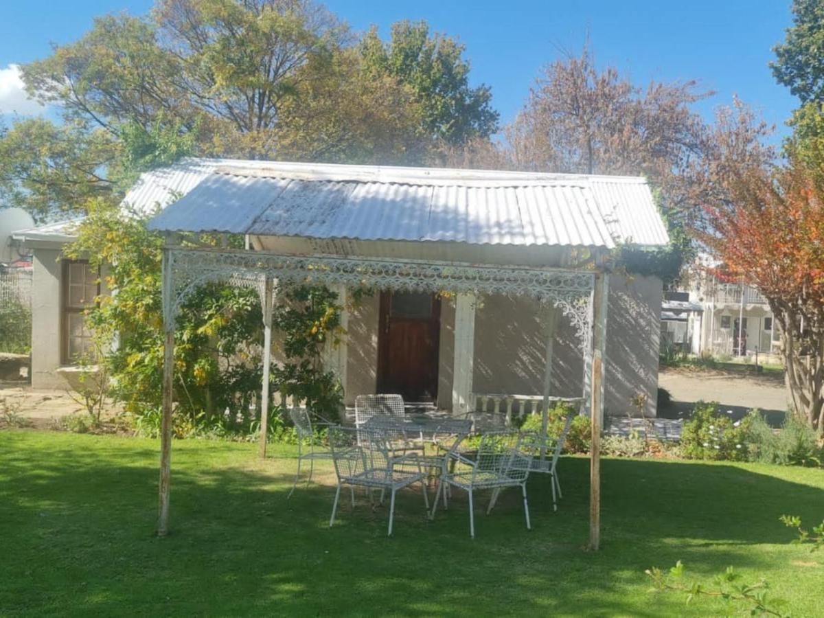 The Green Acorn Guest House Ficksburg Dış mekan fotoğraf